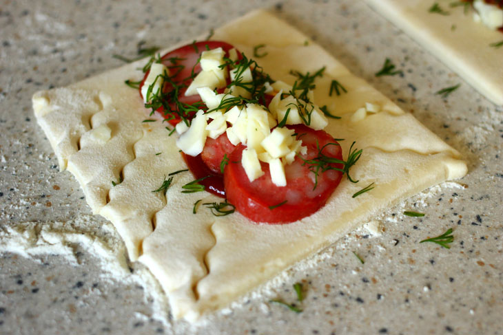 Puffs with sausage and mozzarella - a good replacement for regular bread