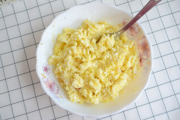 Vareniki with cottage cheese and potatoes - unusual, but very tasty