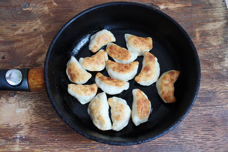 Posikunchiki with apples - the famous Perm pies