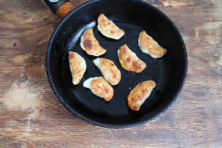 Posikunchiki with apples - the famous Perm pies