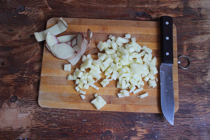 Posikunchiki with apples - the famous Perm pies