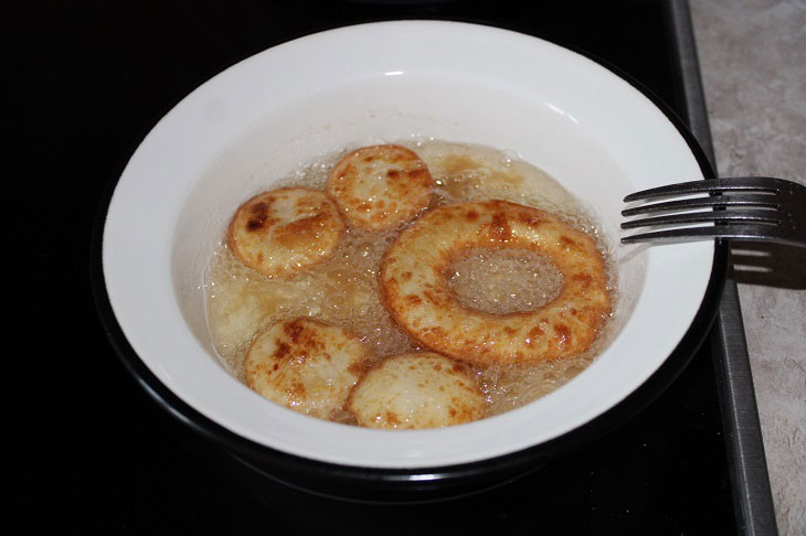 Choux pastry donuts - a simple and tasty treat