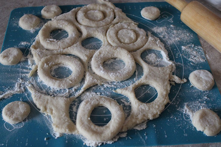 Choux pastry donuts - a simple and tasty treat