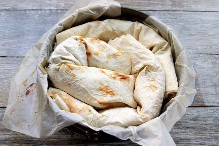 Cottage cheese and poppy-seed lavash roll - a delicious dessert in a hurry