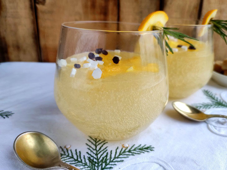 Champagne jelly - an unusual and delicious dessert