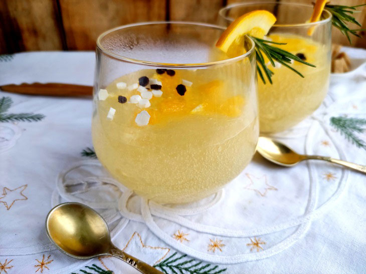 Champagne jelly - an unusual and delicious dessert