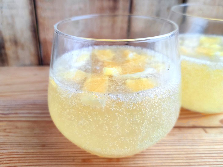 Champagne jelly - an unusual and delicious dessert