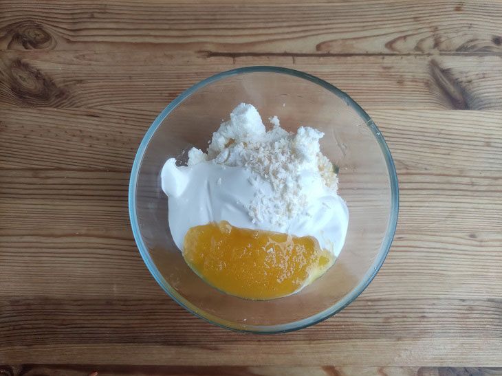 Dessert "Snowball" on the New Year's table - delicate, elegant and tasty