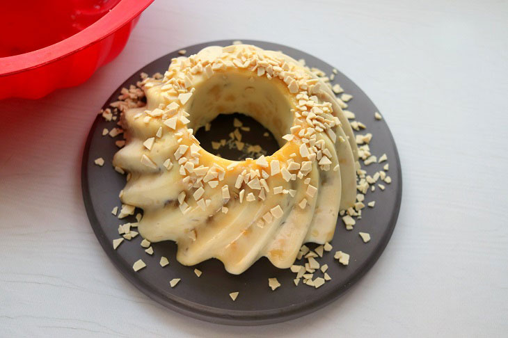 No-bake caramel cake - delicious and festive