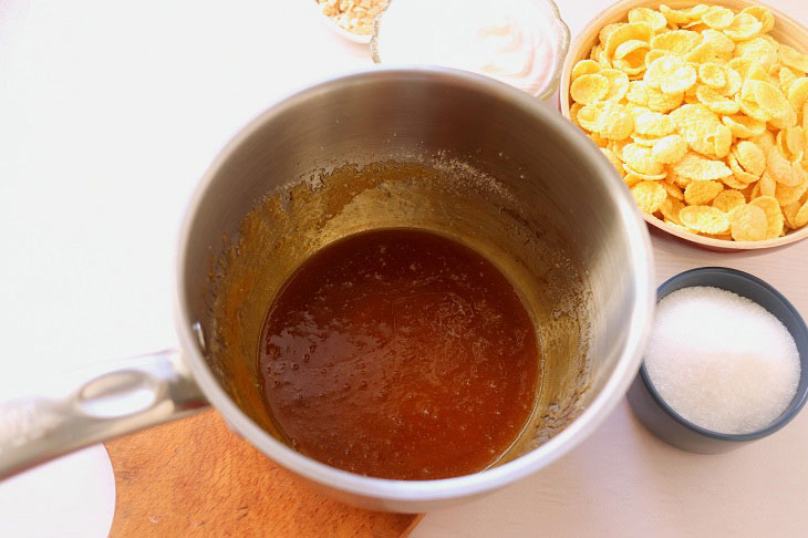 No-bake caramel cake - delicious and festive