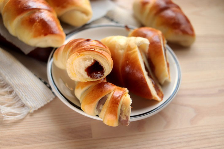 Bagels with condensed milk - fragrant, soft and airy