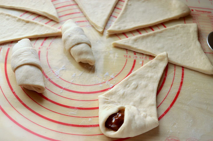 Bagels with condensed milk - fragrant, soft and airy