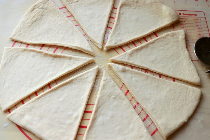 Bagels with condensed milk - fragrant, soft and airy