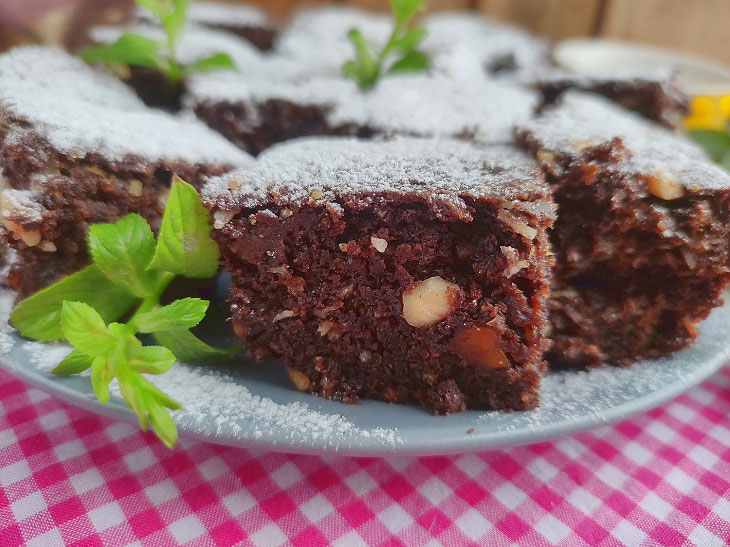 Chocolate pie "Health Cubes" - delicious and healthy diet baking