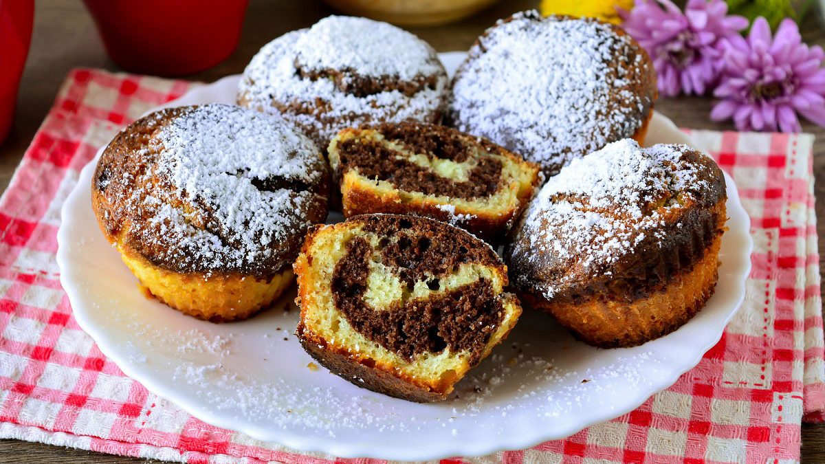 Cupcakes “Zebra” on sour cream – delicious and elegant pastries