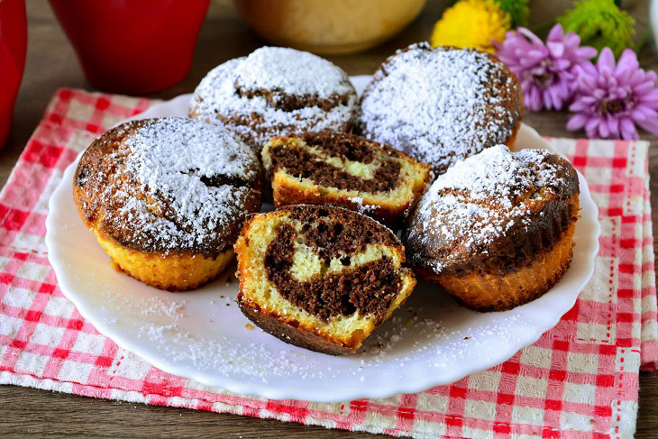 Cupcakes "Zebra" on sour cream - delicious and elegant pastries