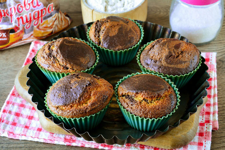 Cupcakes "Zebra" on sour cream - delicious and elegant pastries