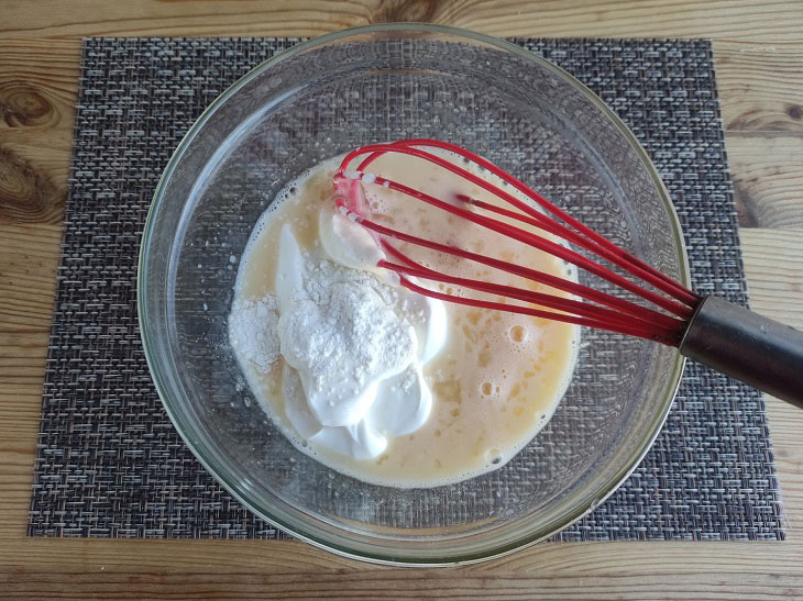 Brushwood on sour cream - a delicious recipe for a family tea party