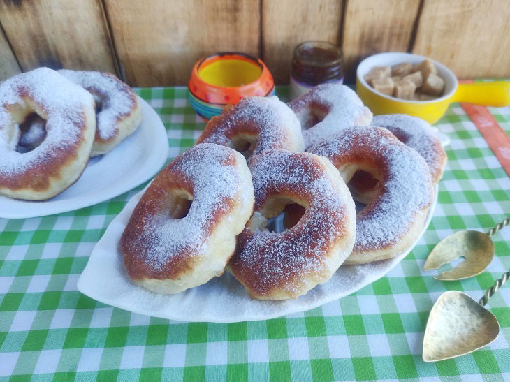 Leningrad donuts - tender and mouth-watering pastries