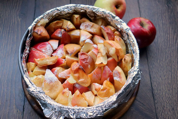 Pie "Marmalade Miracle" with apples - juicy and tender pastries
