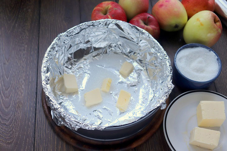 Pie "Marmalade Miracle" with apples - juicy and tender pastries