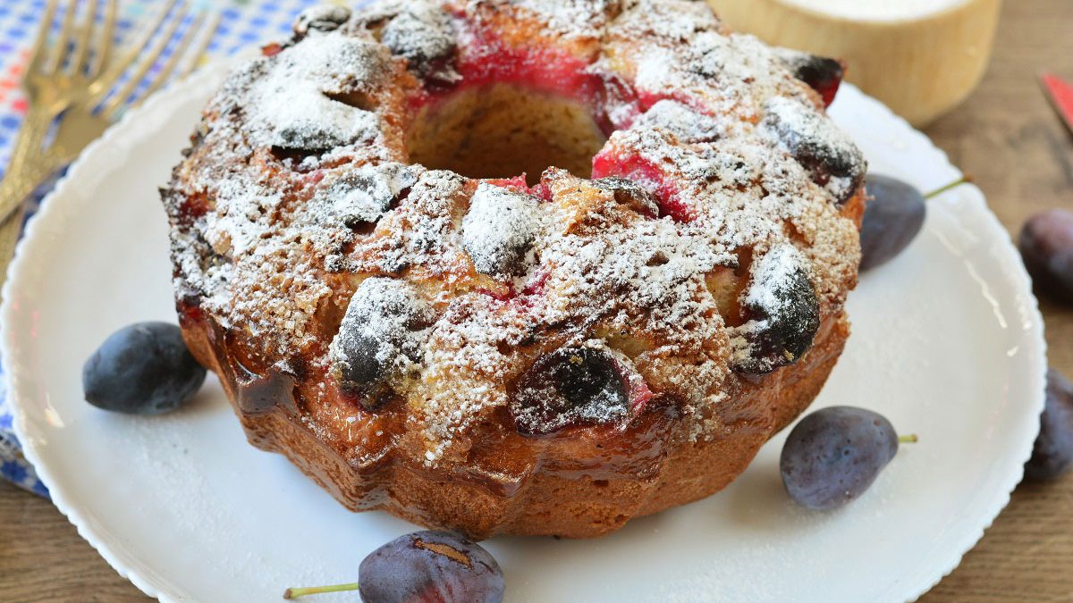 Pie with plums on kefir – tender, airy and fragrant