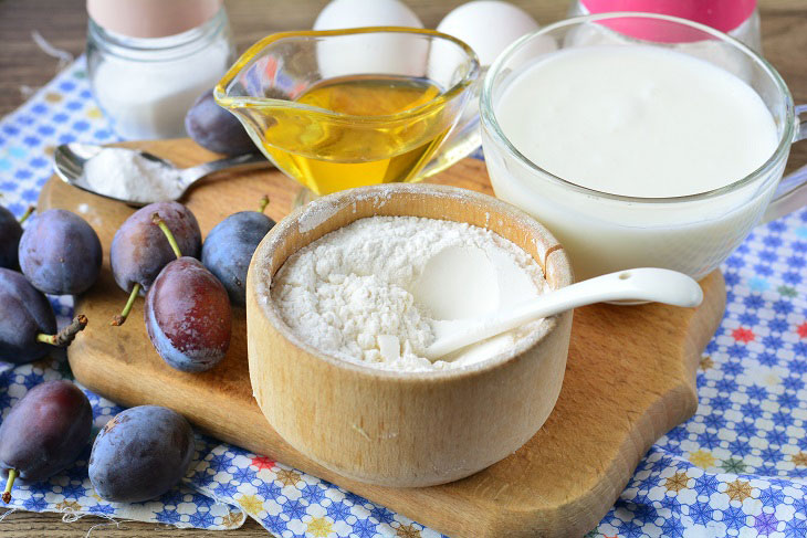 Pie with plums on kefir - tender, airy and fragrant