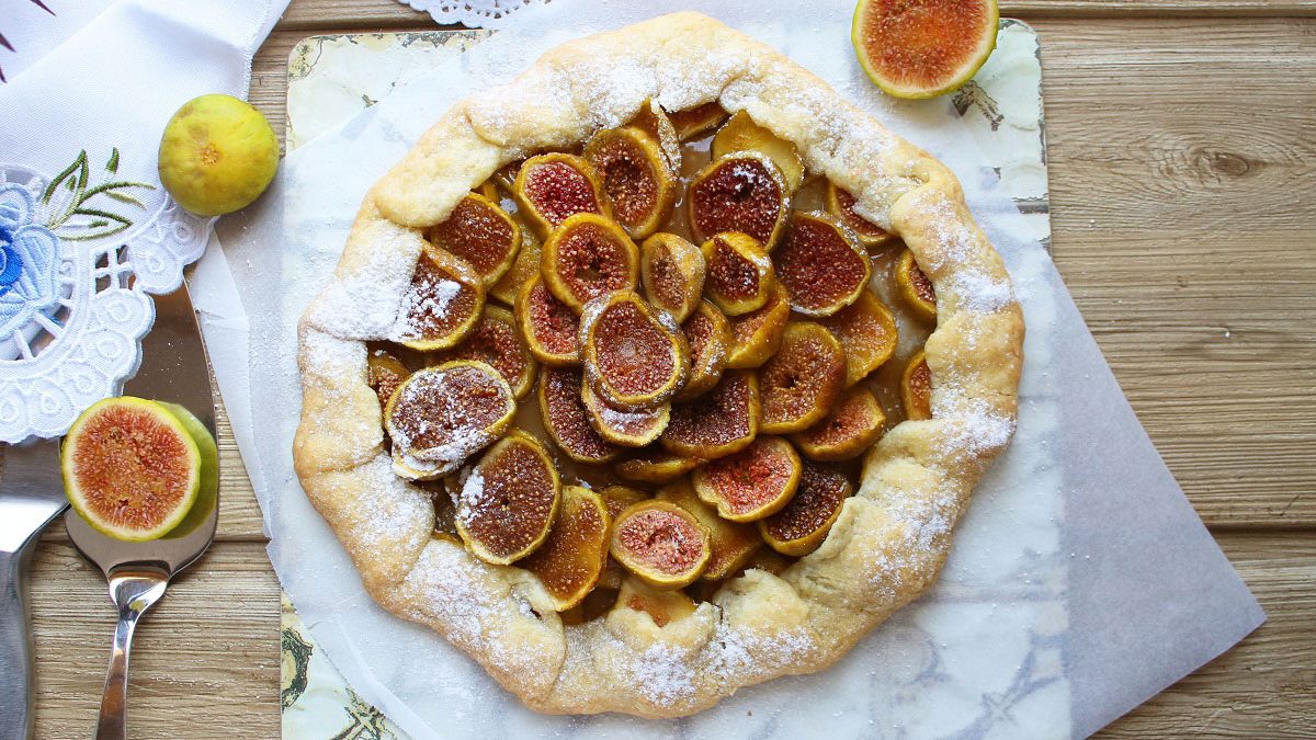 Galette with figs – delicate and delicious pastries in French