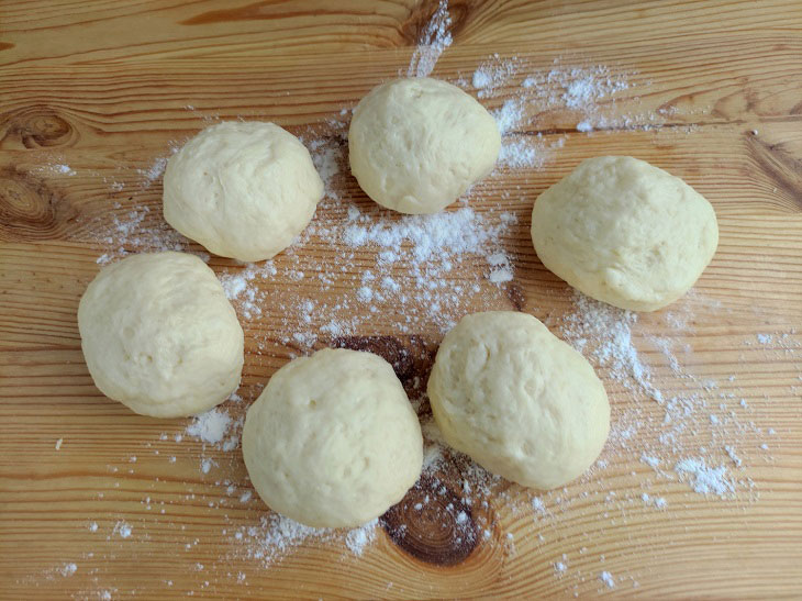 Buns on kefir in the oven - tender, airy and fragrant