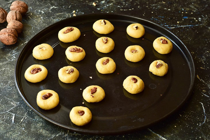 Cookies "Bee" with honey - tasty and fragrant