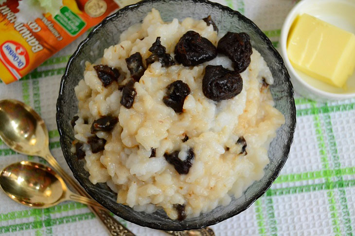 Rice porridge with prunes - both children and adults will like it