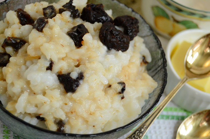 Rice porridge with prunes - both children and adults will like it