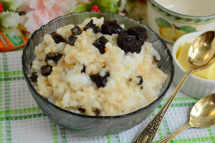 Rice porridge with prunes - both children and adults will like it