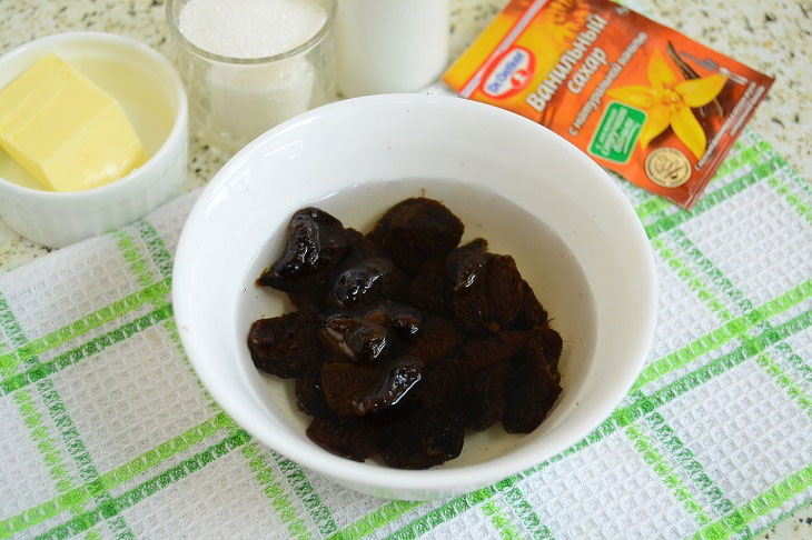 Rice porridge with prunes - both children and adults will like it