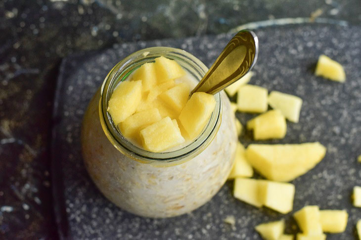 Lazy Apple Oatmeal - A Quick and Delicious Breakfast Recipe