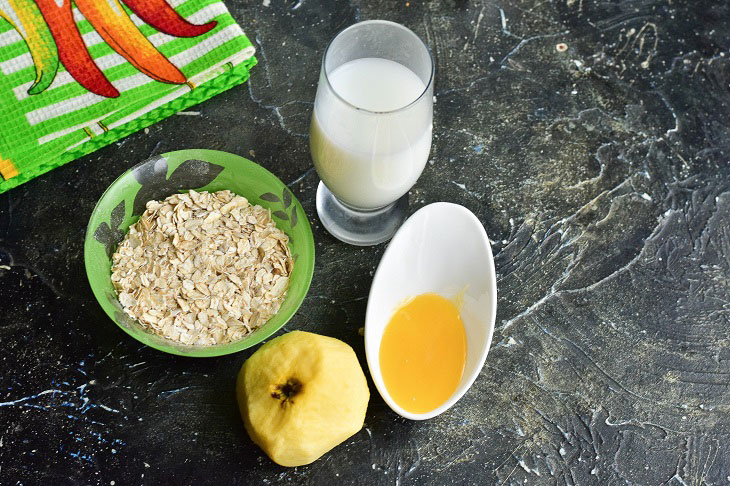 Lazy Apple Oatmeal - A Quick and Delicious Breakfast Recipe