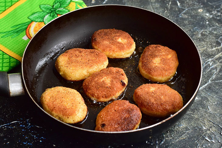 Cheesecakes in Kiev with an unusual filling - original and mouth-watering