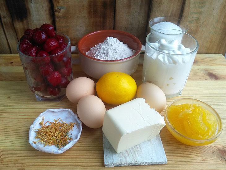 Cake "Hut with cherries" - an interesting and unusual winter dessert