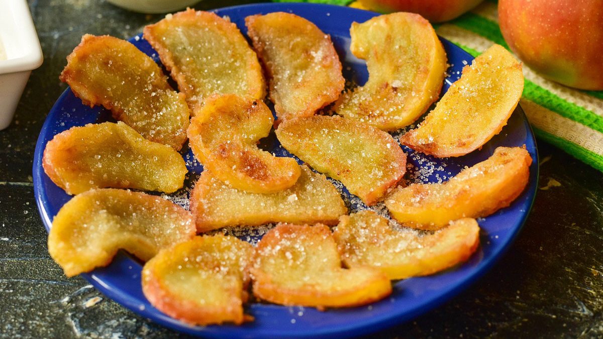 Fried Apples in French – a quick recipe for extraordinary yummy
