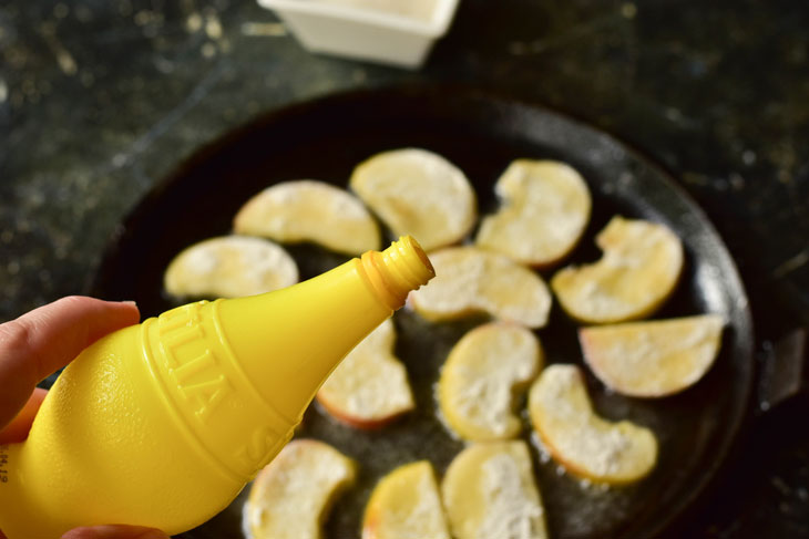 Fried Apples in French - a quick recipe for extraordinary yummy