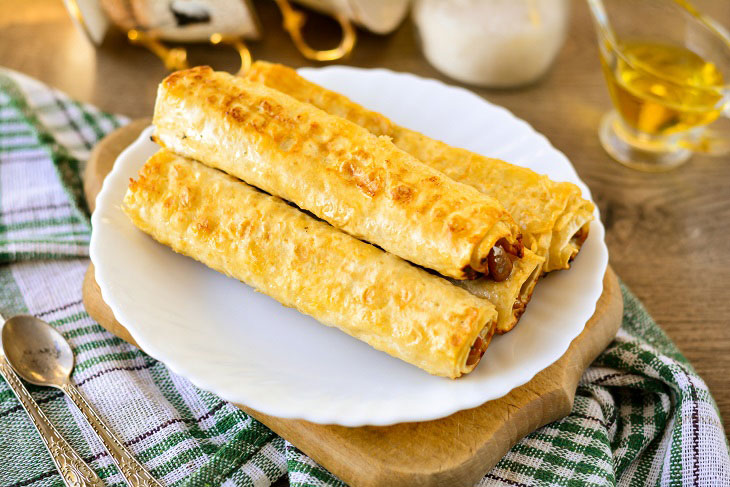 Sweet rolls with condensed milk from pita bread - a great dessert in a hurry