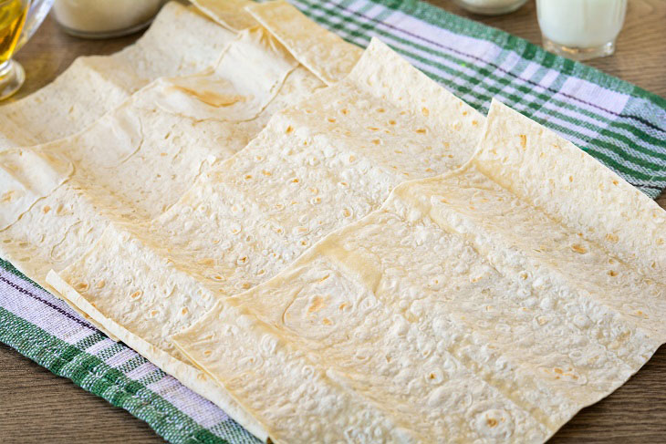 Sweet rolls with condensed milk from pita bread - a great dessert in a hurry