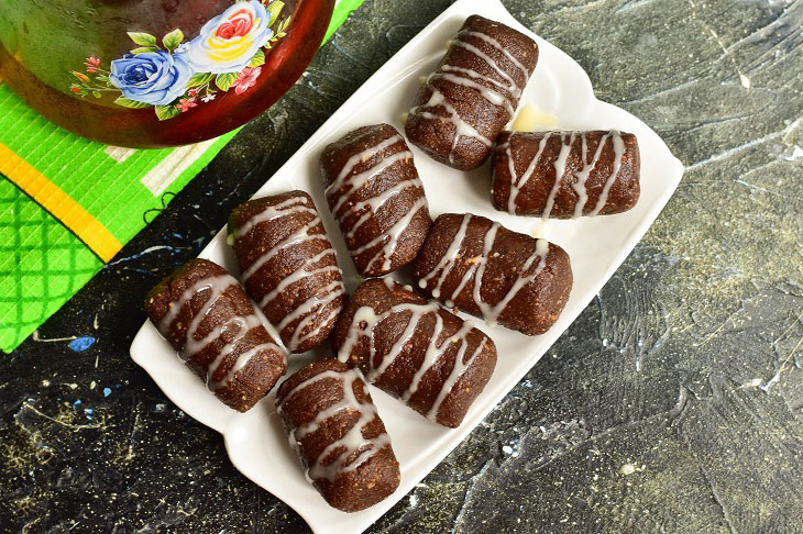 Cake "Potato" with condensed milk - a delicious dessert from childhood