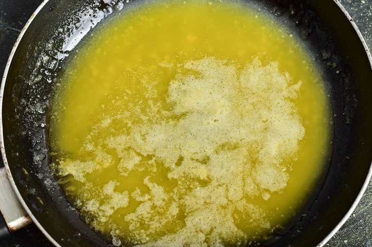 Cake "Potato" with condensed milk - a delicious dessert from childhood