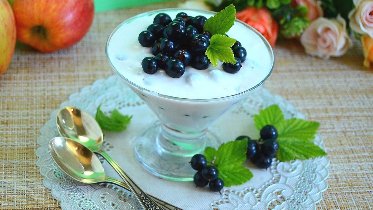 Curd dessert with berries – tender and tasty