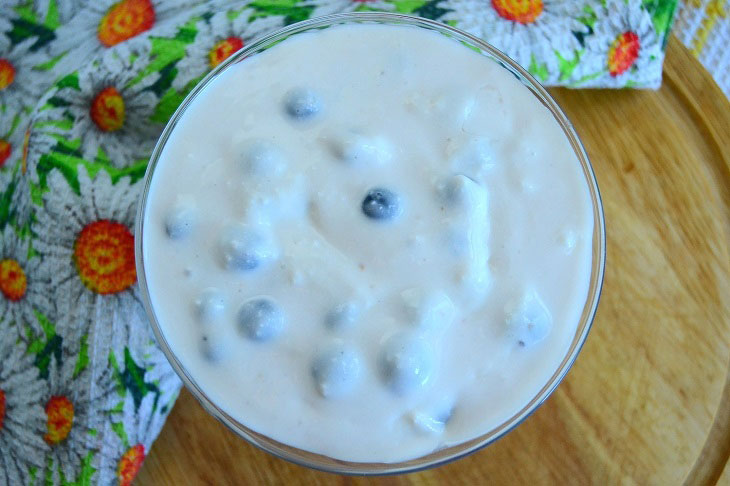 Curd dessert with berries - tender and tasty