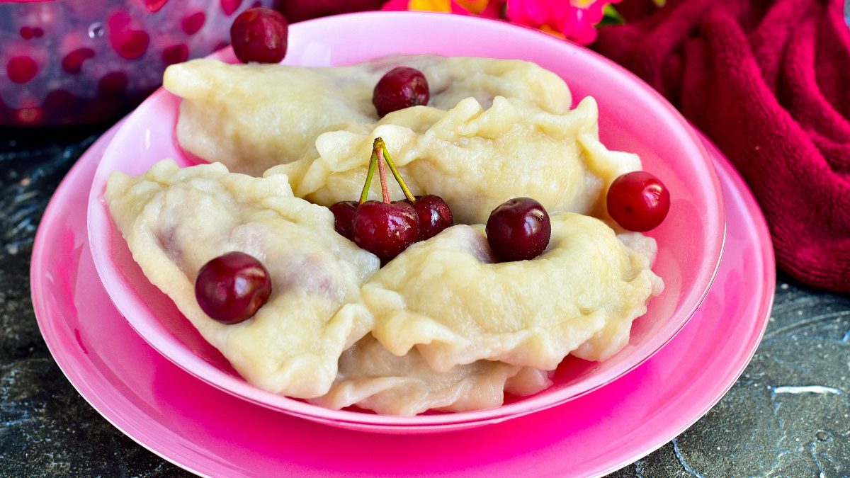 Delicious and juicy cherry dumplings – an easy recipe without much effort