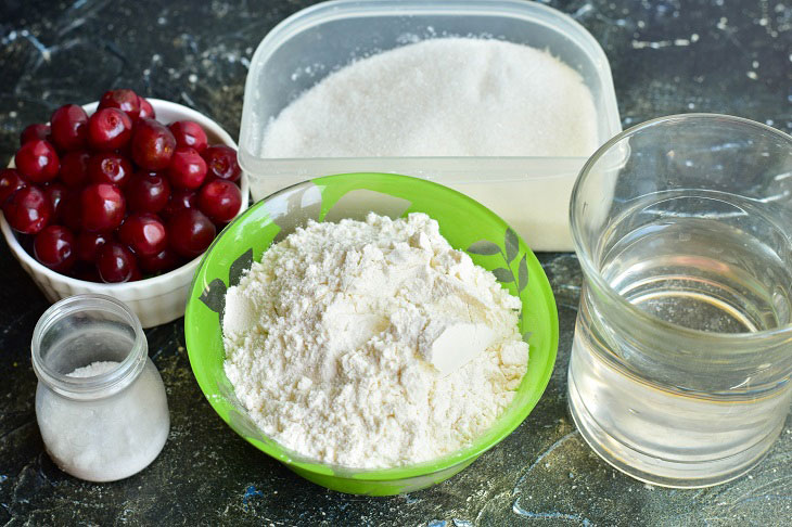 Delicious and juicy cherry dumplings - an easy recipe without much effort