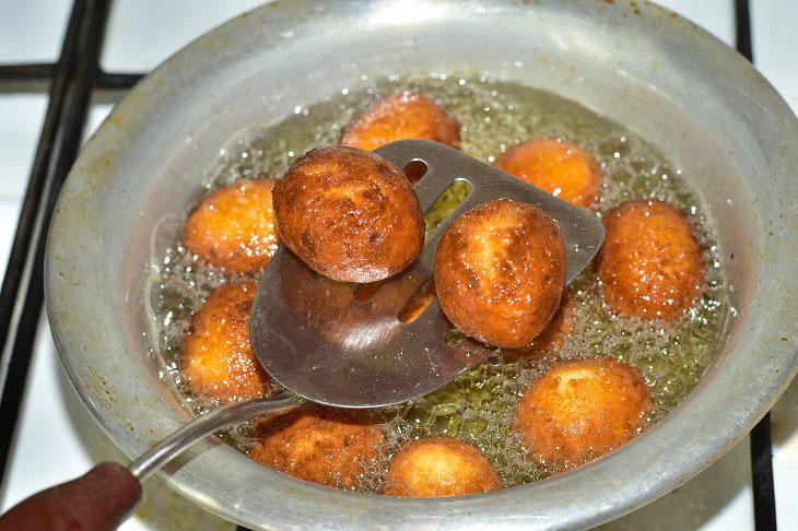 Cottage cheese pryazentsi - a very delicate and tasty dessert