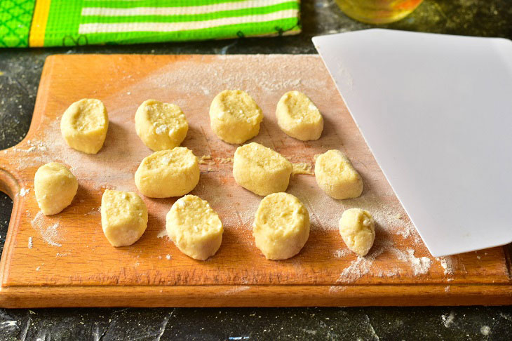 Cottage cheese pryazentsi - a very delicate and tasty dessert